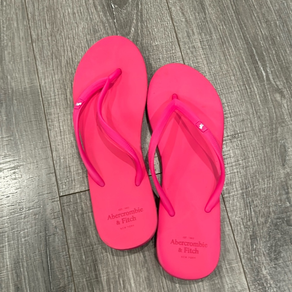 Abercrombie and Fitch flip flops